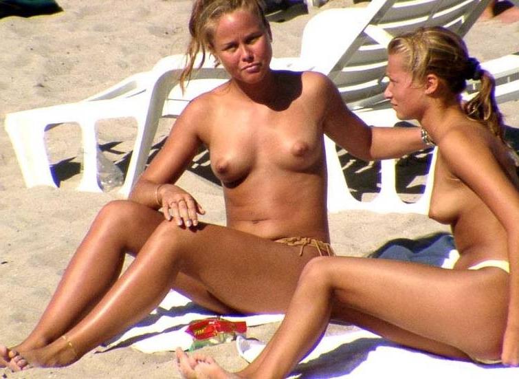 16P Assorted teen amateurs caught going topless in public