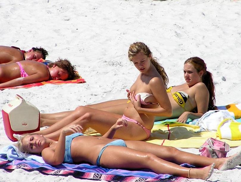 16P Young amateur girlfriends caught showing off their goods
