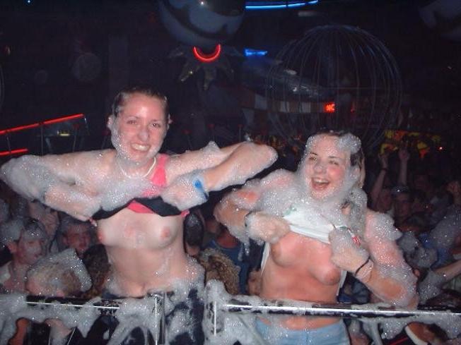 16P Young amateur girlfriends caught showing off their goods