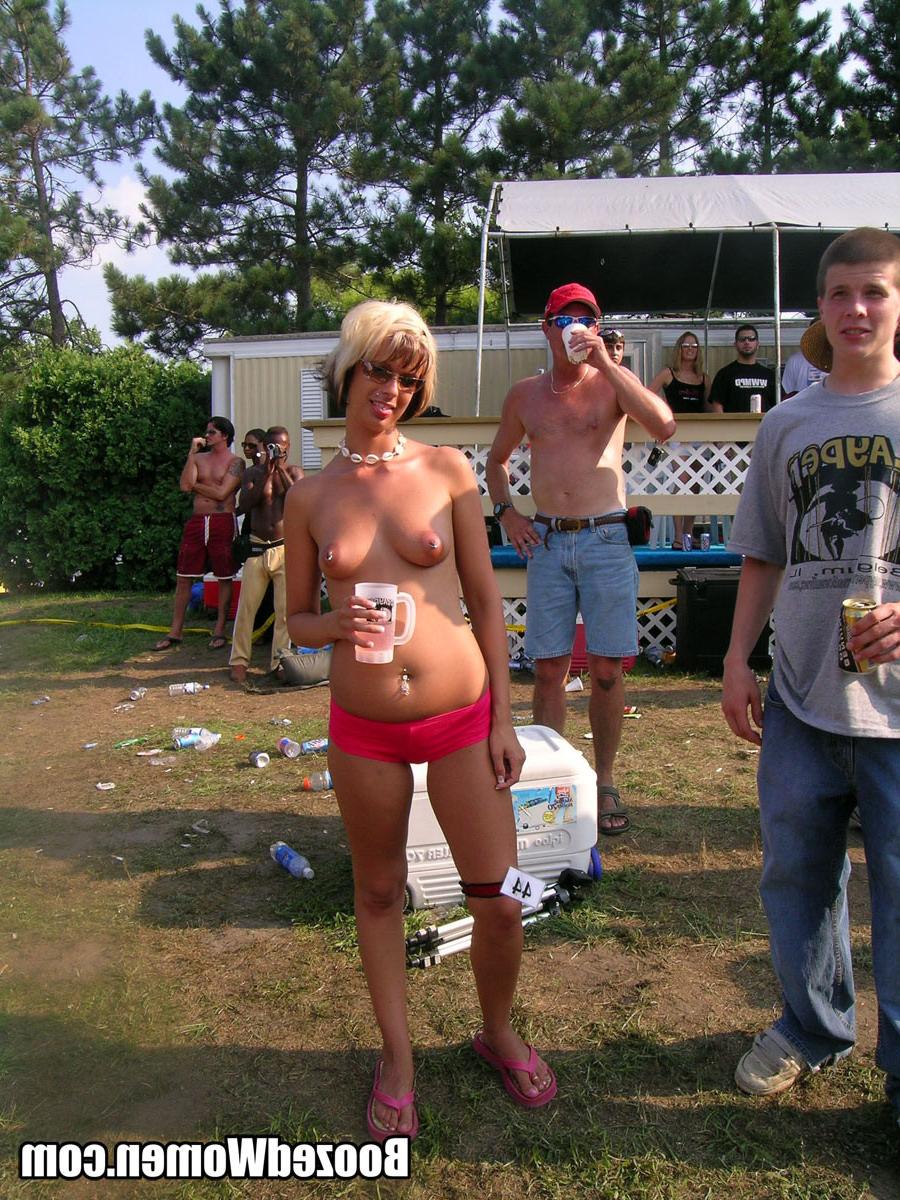 12P Crazy drunken public flashing footage