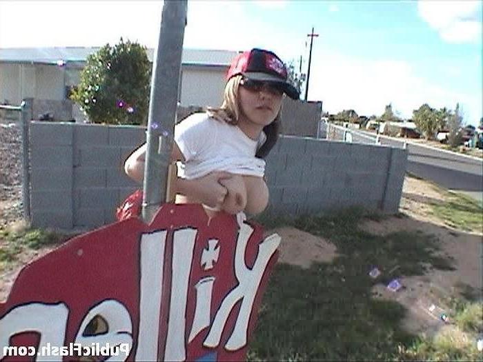 16P Crazy Layla on Wild  Flashing Frenzy Flashes Strangers