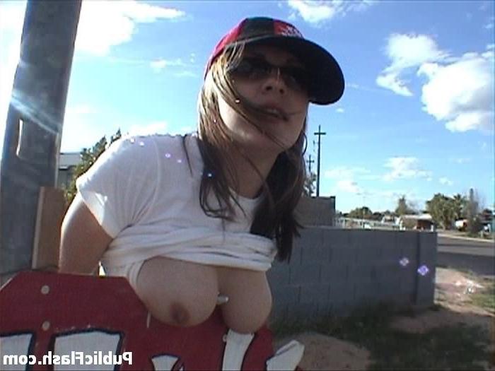 16P Crazy Layla on Wild  Flashing Frenzy Flashes Strangers