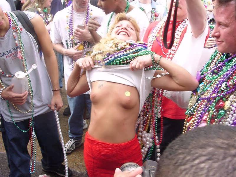 14P chicks naked at mardi gras and spring break