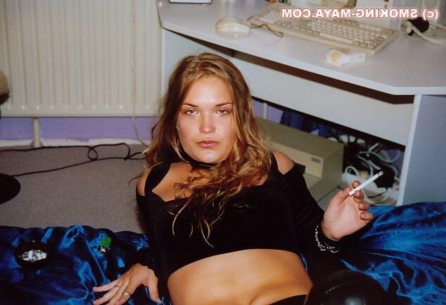 16P Amateur teen smoking on the bed