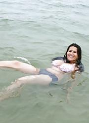 12P Dubai beach indian  lady,s