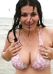 12P Dubai beach indian  lady,s