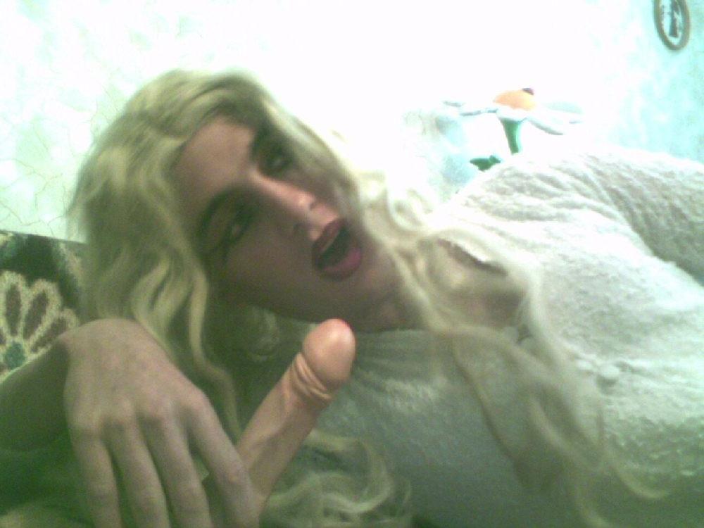 15P Real Tranny Gfs posing and showing big cocks