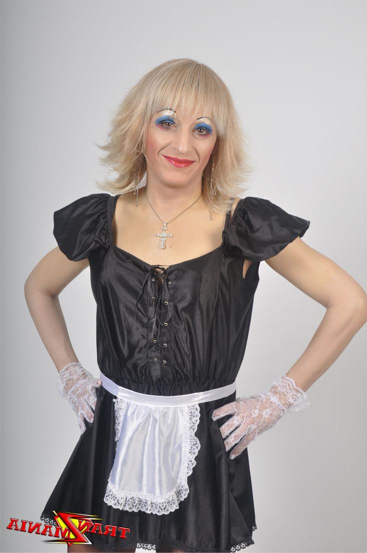 15P Amateur Tranny Maid