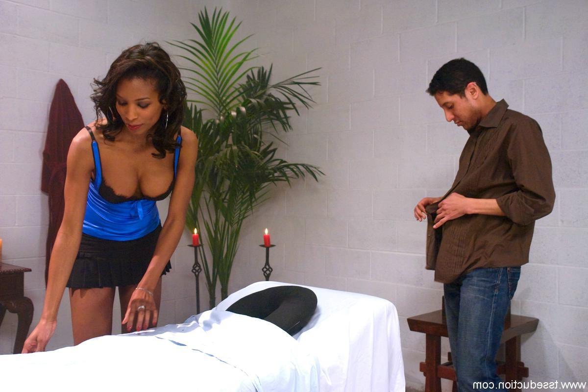 15P Very sexy ebony shemale seduced and fucked real straight guy