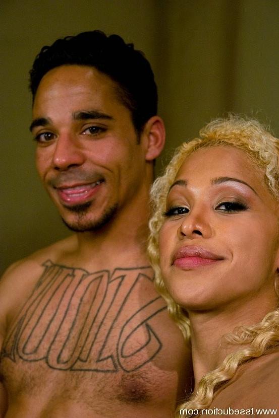 15P Big Tits Ebony Mistress Jessica Host analy fucking sub male