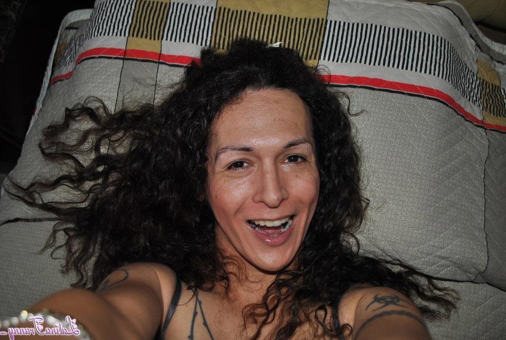 12P Shemale Nikki Montero posing her package