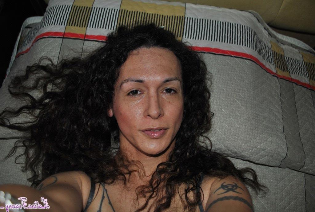 12P Shemale Nikki Montero posing her package
