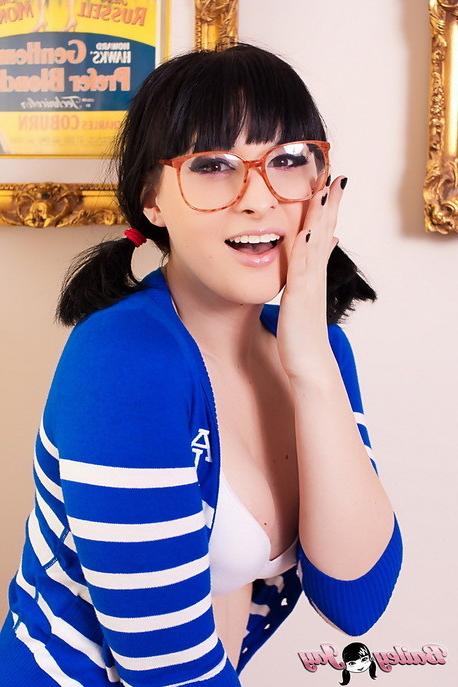 15P Sorority tbabe Bailey Jay has a surprise in her panties