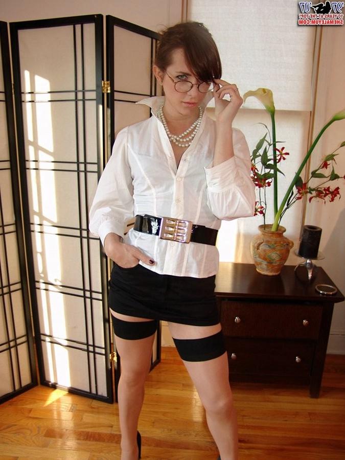 15P Slim American Shemale Strips Off Her Work Clothes At Home