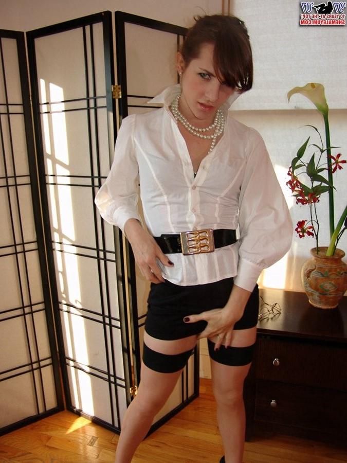 15P Slim American Shemale Strips Off Her Work Clothes At Home