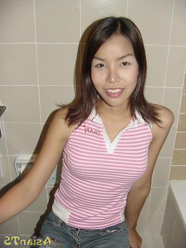 14P Pretty asian ladyboy with perky tits