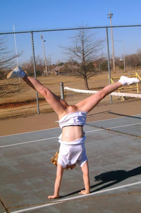 16P Hairy Pussy Upskirt Caught on Outdoor Tennis Court