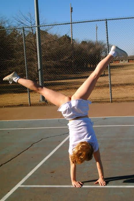 16P Hairy Pussy Upskirt Caught on Outdoor Tennis Court