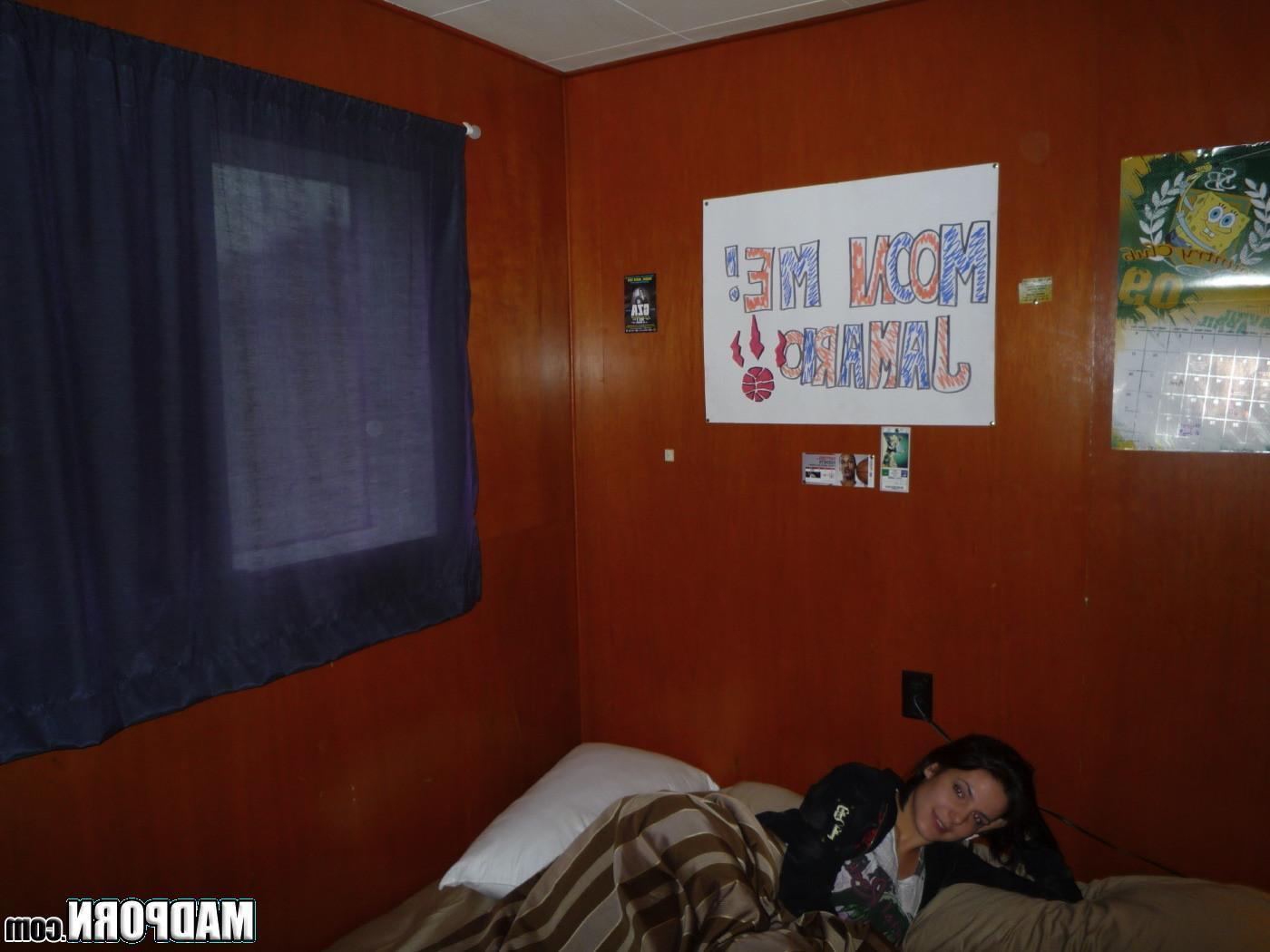 14P She gets fucked, he cums and she cleans up the cum