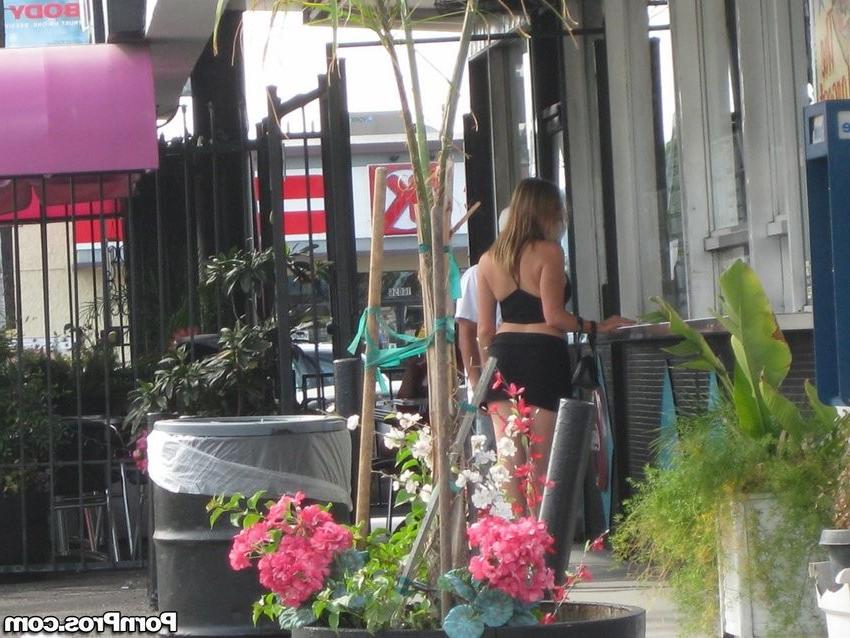 16P sexy wife caught kissing her other guy