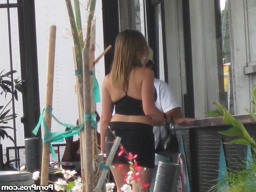16P sexy wife caught kissing her other guy