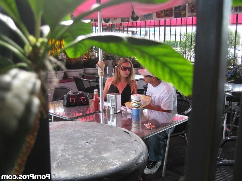 16P sexy wife caught kissing her other guy