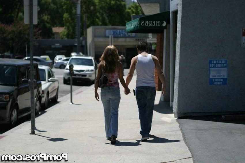 16P filthy housewife caught kissing other guy
