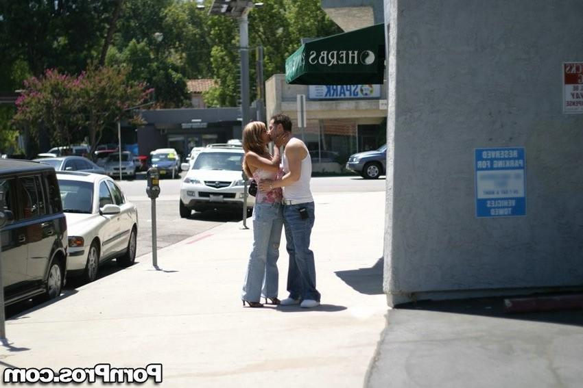 16P filthy housewife caught kissing other guy