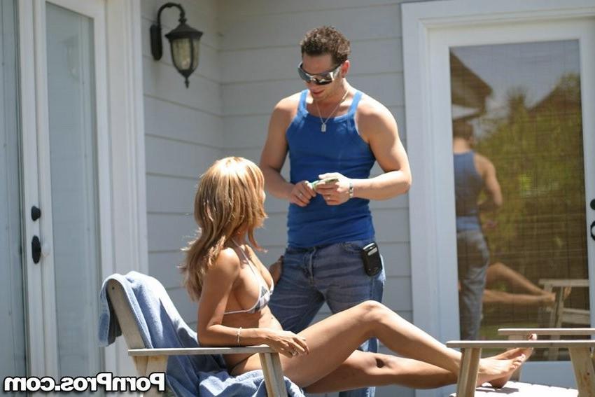 16P filthy housewife caught kissing other guy