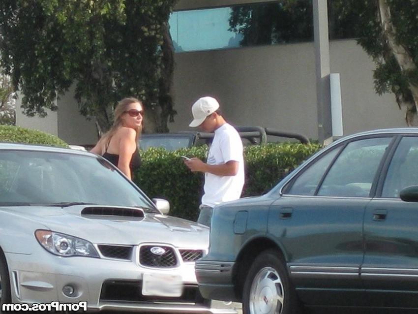 16P dirty housewife caught hanging out with another guy