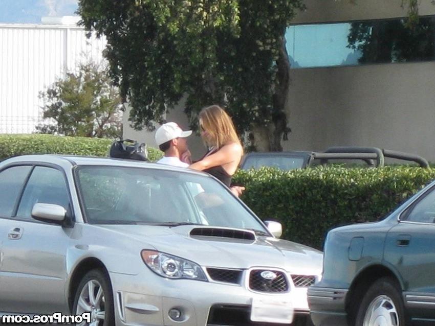 16P dirty housewife caught hanging out with another guy