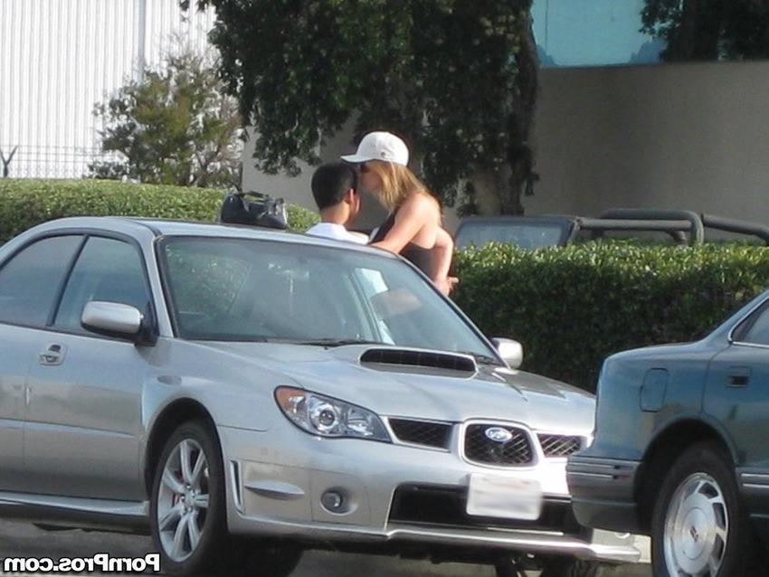 16P dirty housewife caught hanging out with another guy