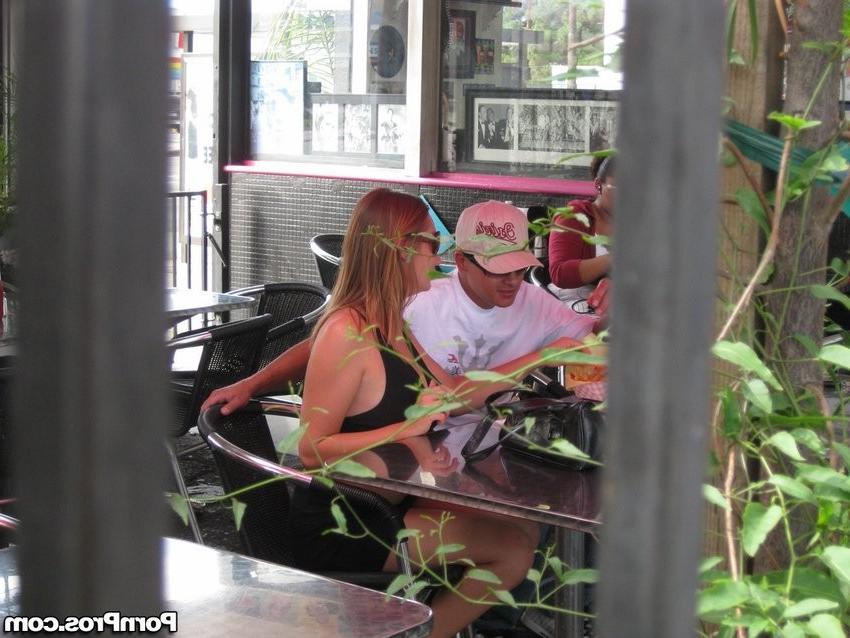 16P dirty housewife caught hanging out with another guy