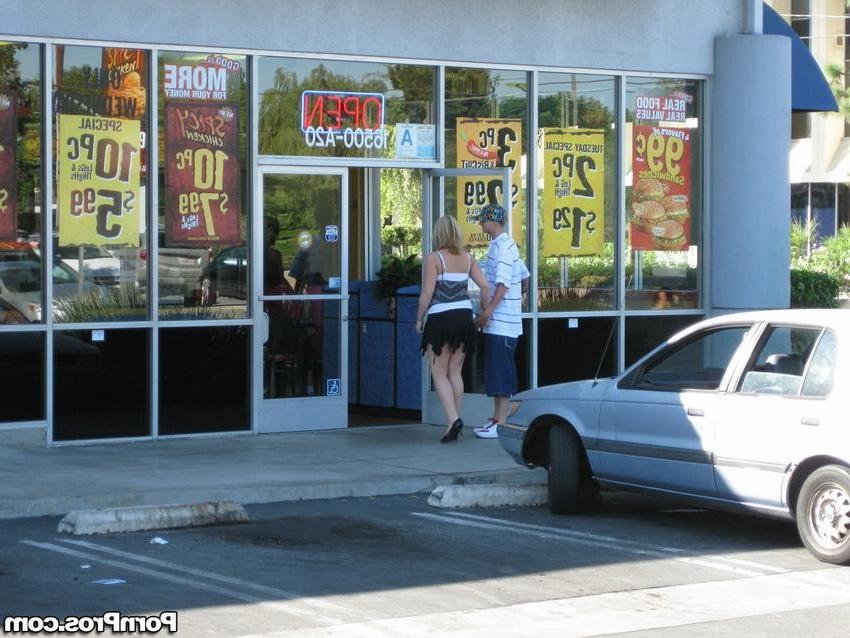 16P nasty girl caught kissing other guy in the parking lot