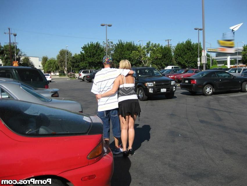16P nasty girl caught kissing other guy in the parking lot