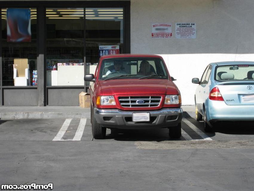 16P nasty girl caught kissing other guy in the parking lot