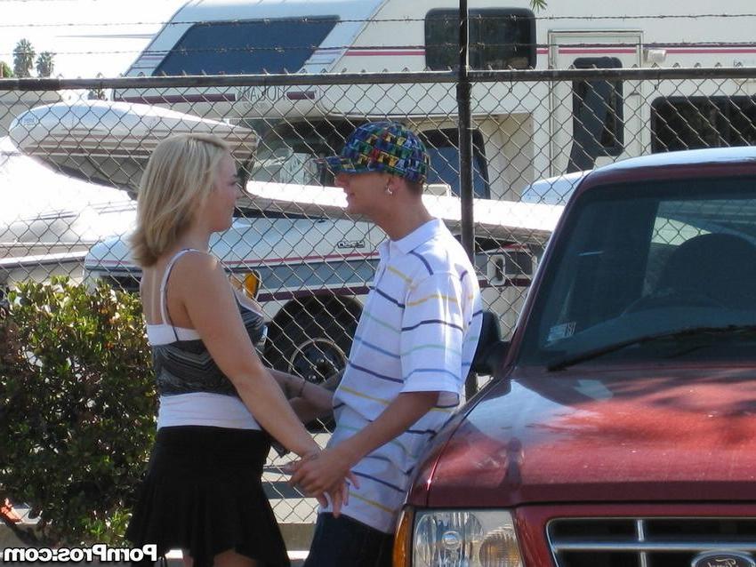 16P nasty girl caught kissing other guy in the parking lot