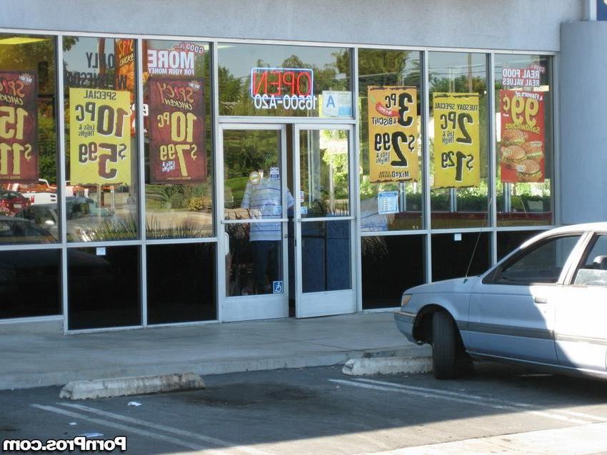 16P blonde girl caught kissing other guy in a parking lot