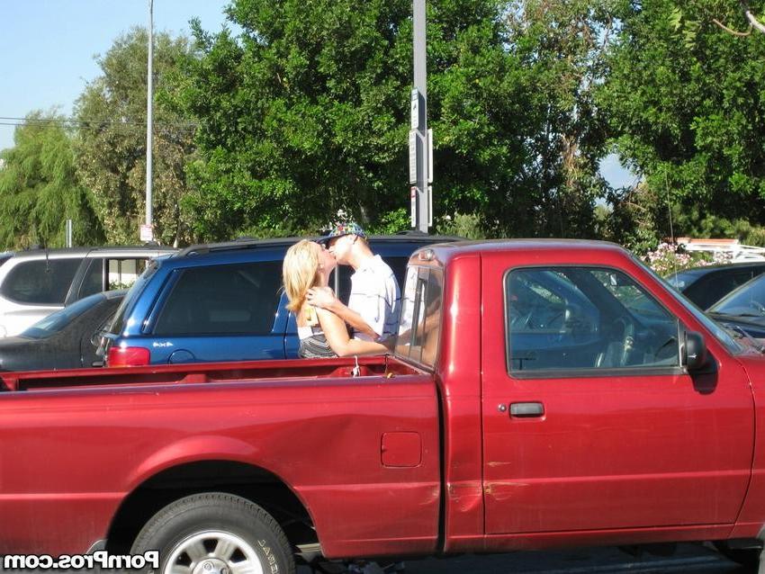 16P blonde girl caught kissing other guy in a parking lot