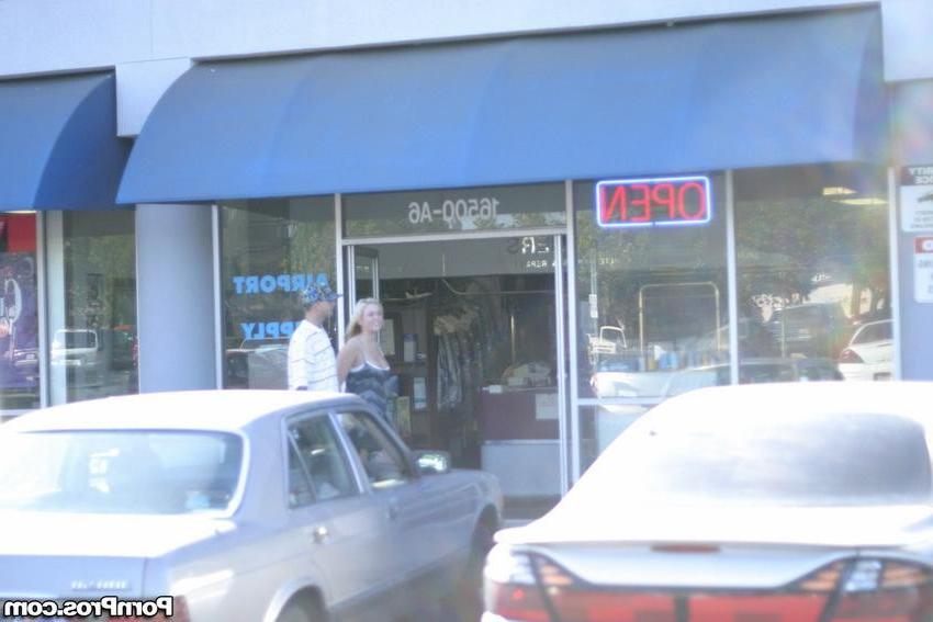 16P blonde girl caught kissing other guy in a parking lot