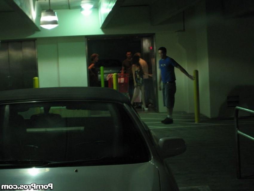 16P dirty chick caught hanging out with her other guy