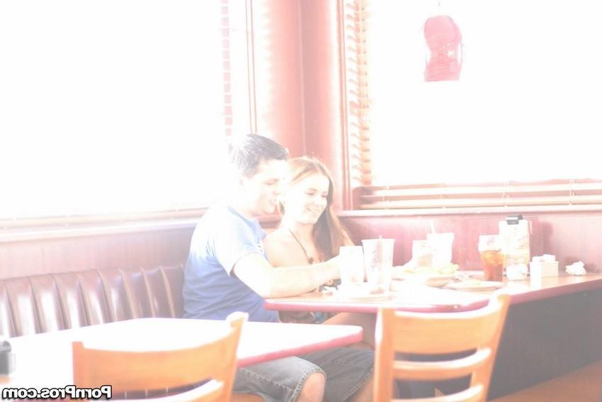16P dirty chick caught hanging out with her other guy