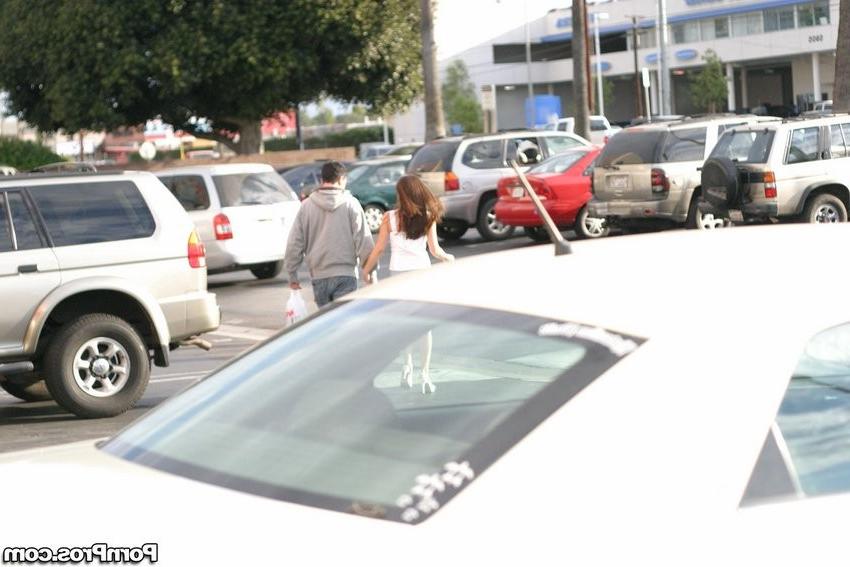 16P dirty chick caught hanging out with her other guy