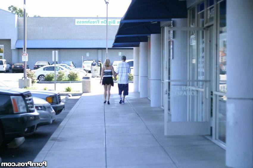 16P blonde girl caught kissing a guy in the parking lot