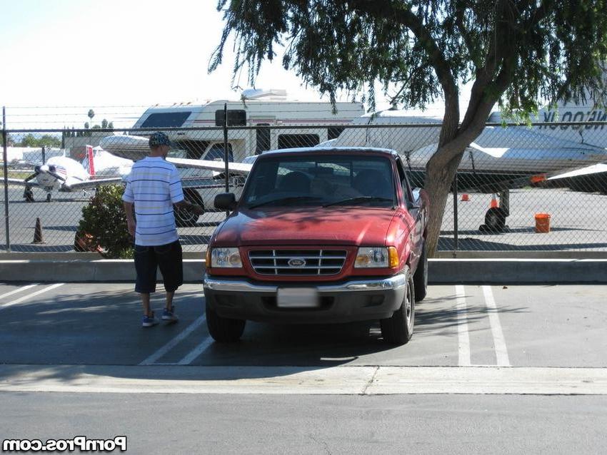 16P blonde girl caught kissing a guy in the parking lot