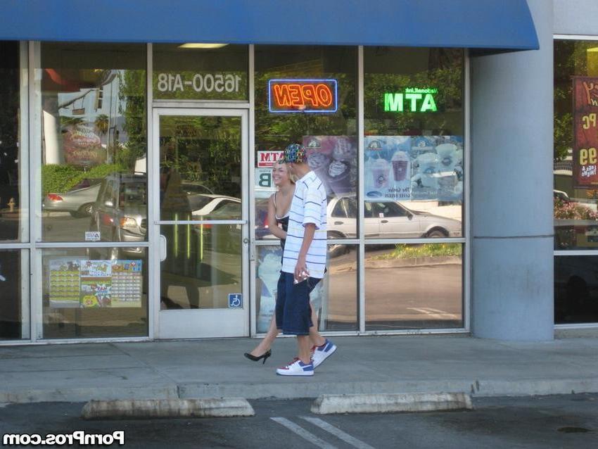 16P blonde girl caught kissing a guy in the parking lot