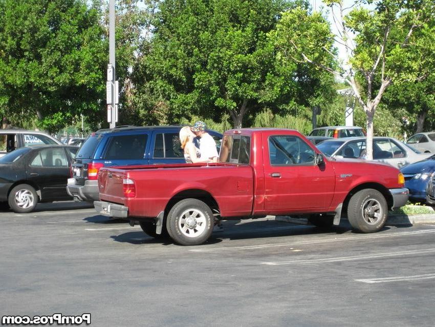 16P blonde girl caught kissing a guy in the parking lot