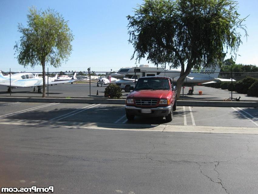 16P blonde girl caught kissing a guy in the parking lot