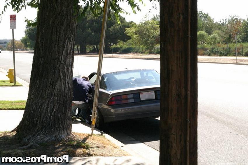 16P redhead girl caught on cam picking up her other guy