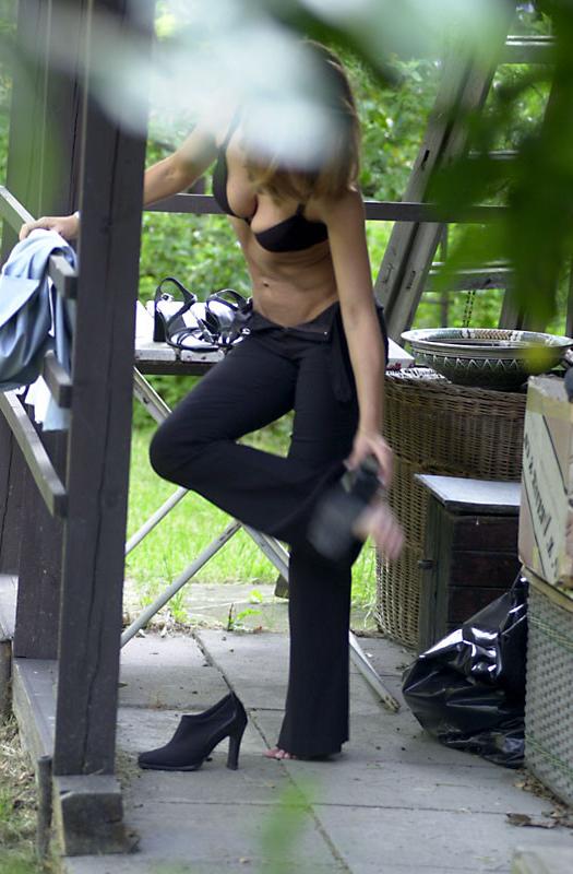16P Sexy amateur caught changing clothes